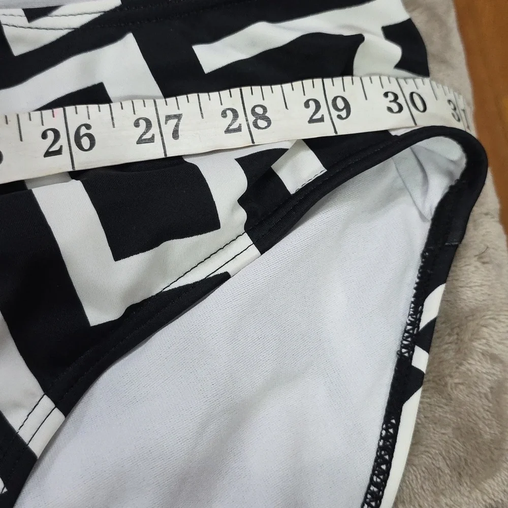 Allure‎ Couture Womens Swimsuit One Puece Black/White Bra Sz L EUC